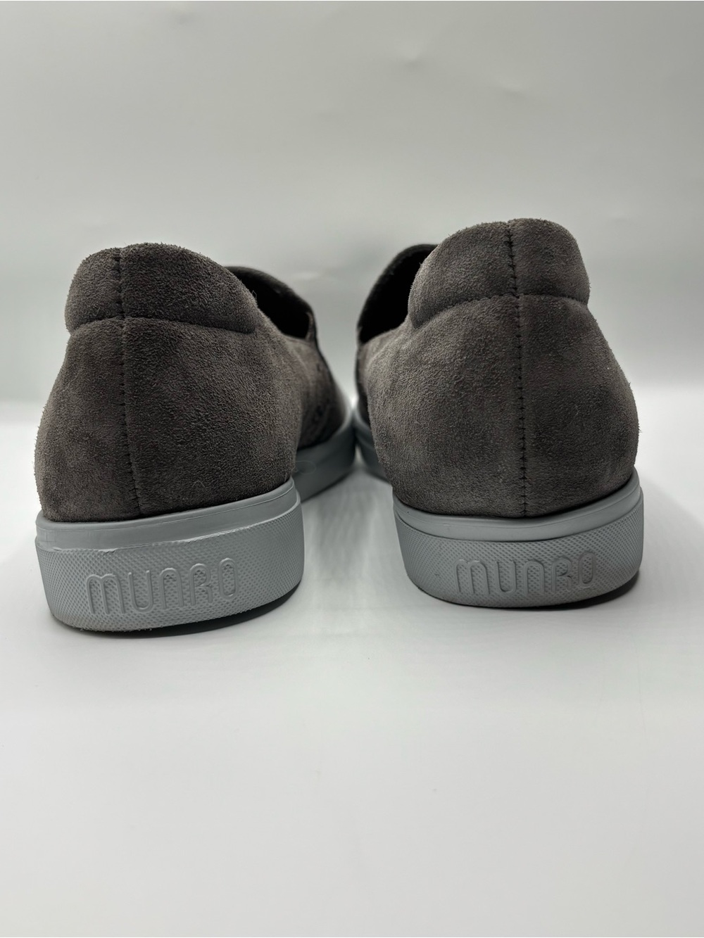 Munro grey suede slip on casual shoes 10N - Picture 4 of 10